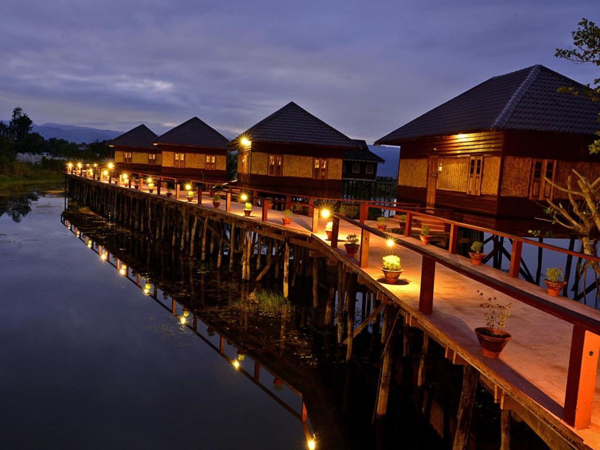 Shwe Inn Tha Floating Resort Inle Lake Exteriör bild
